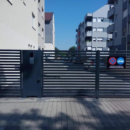 Apartment Cherry Gold Zrenjanin Eksteriør bilde